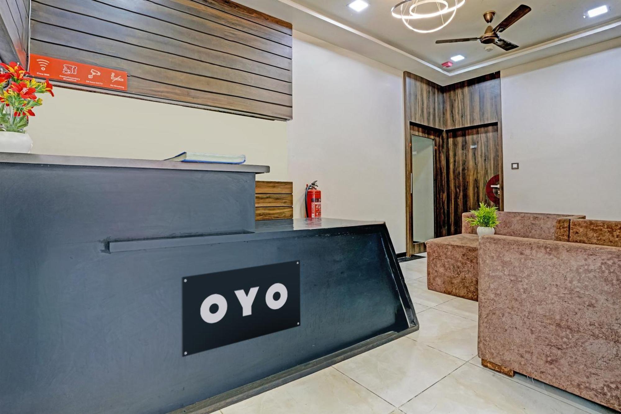Hotel O Blue Inn Residence Near R City Mall Bombay Esterno foto