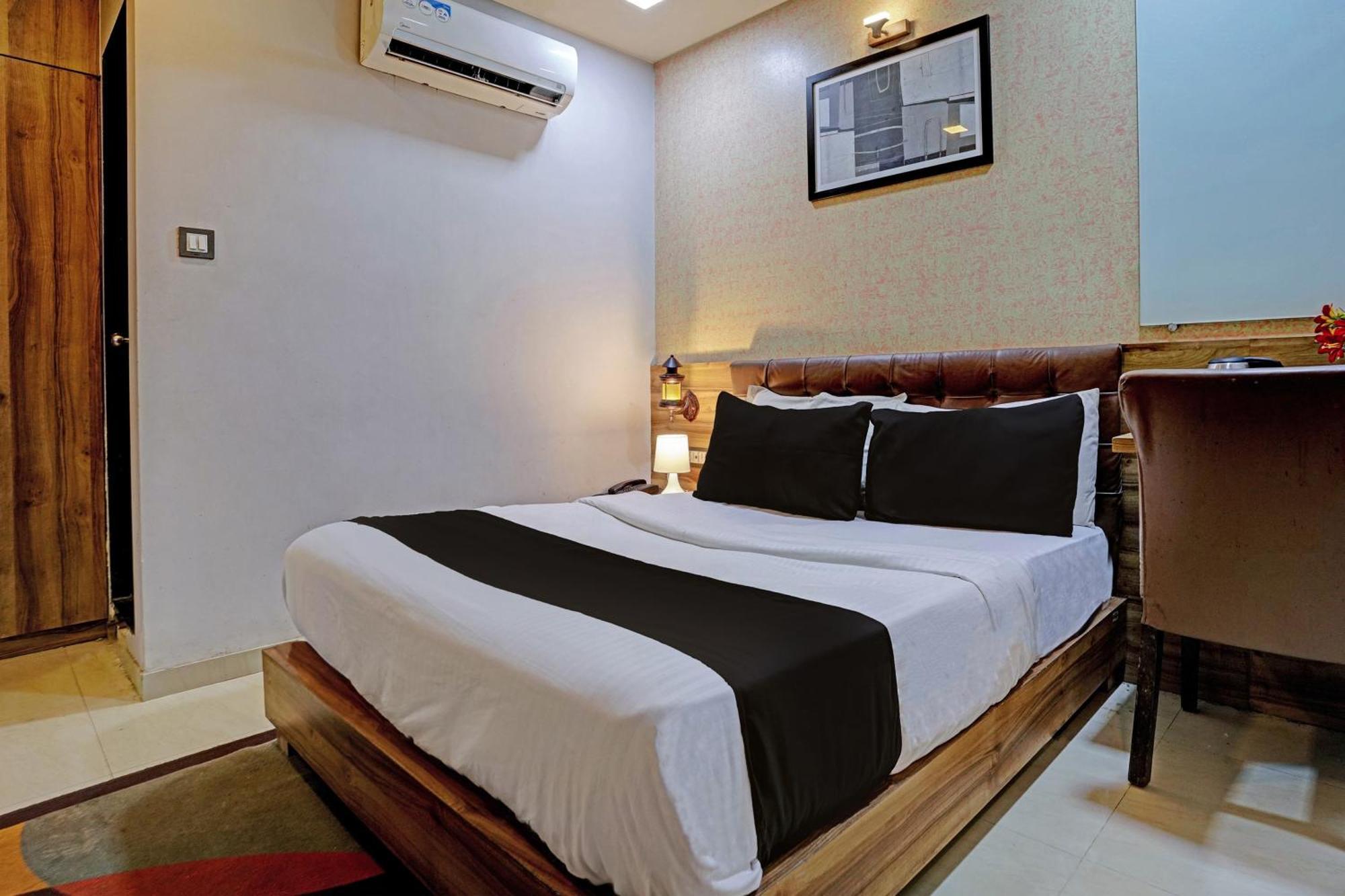 Hotel O Blue Inn Residence Near R City Mall Bombay Esterno foto