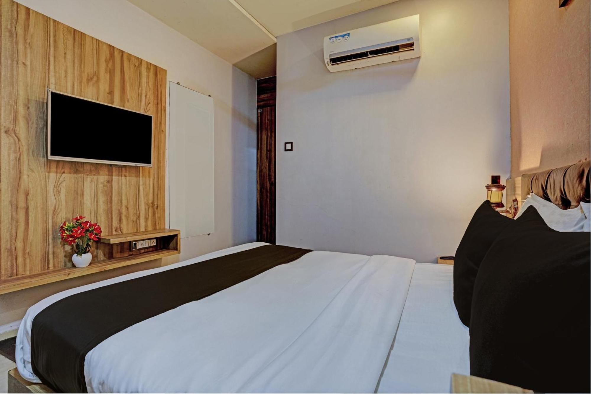 Hotel O Blue Inn Residence Near R City Mall Bombay Esterno foto