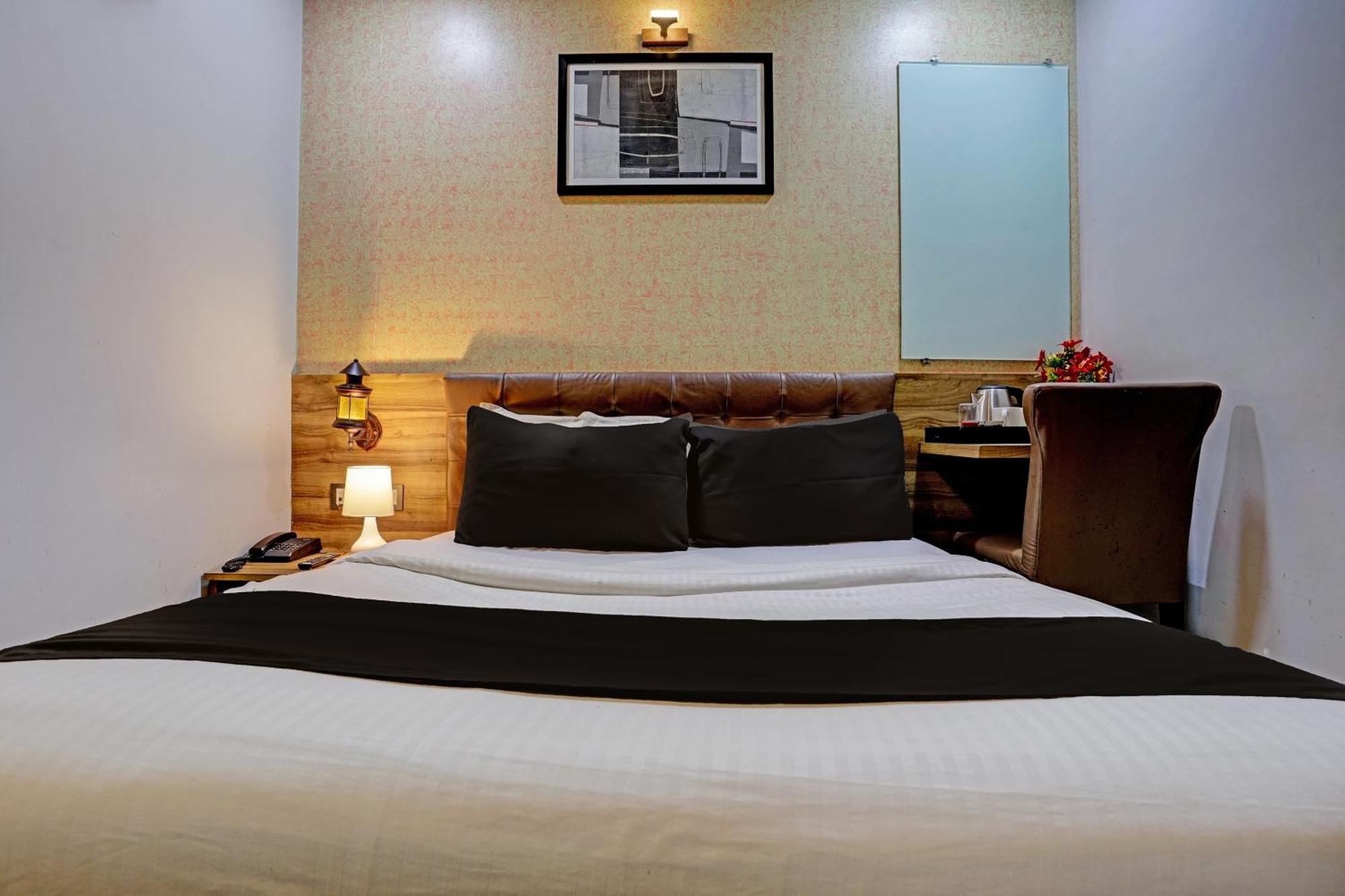 Hotel O Blue Inn Residence Near R City Mall Bombay Esterno foto