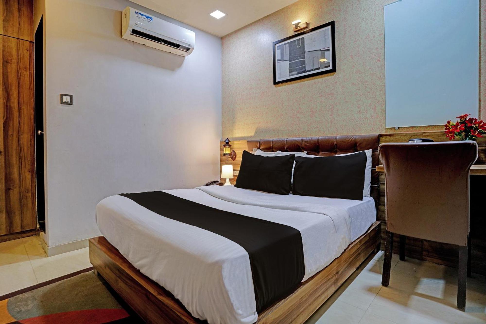 Hotel O Blue Inn Residence Near R City Mall Bombay Esterno foto