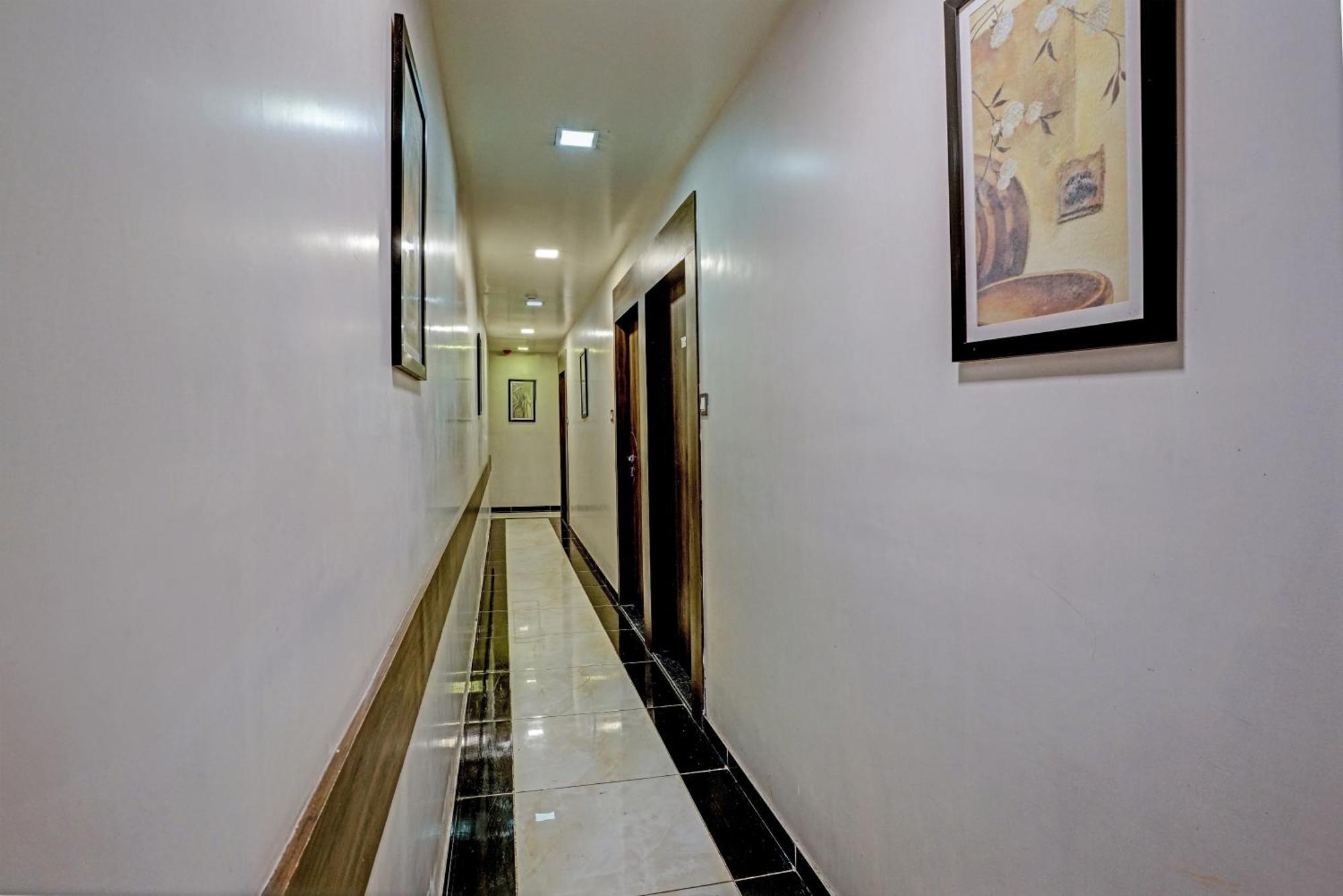 Hotel O Blue Inn Residence Near R City Mall Bombay Esterno foto