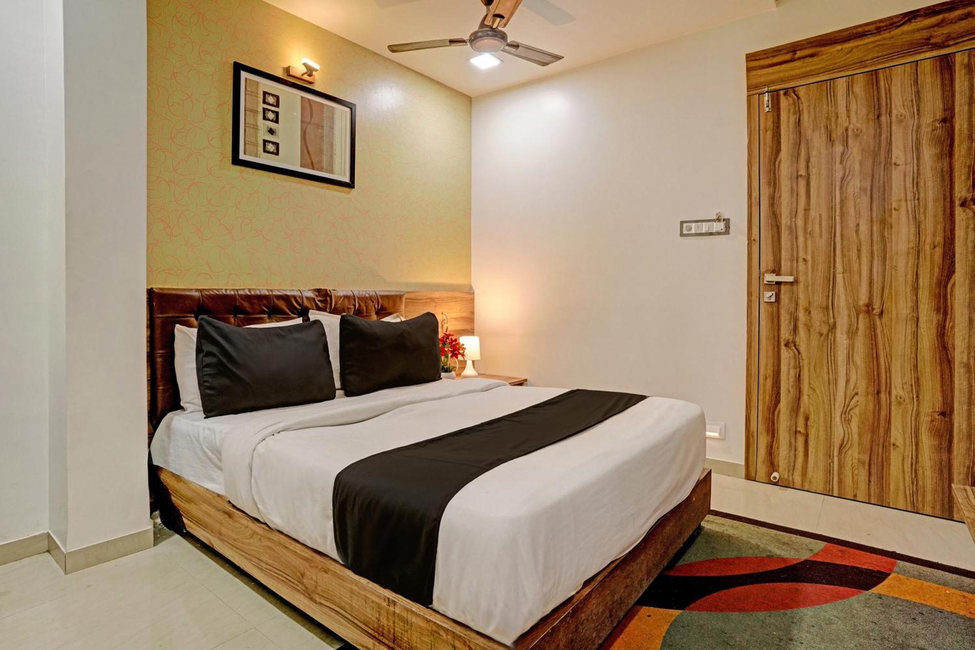 Hotel O Blue Inn Residence Near R City Mall Bombay Esterno foto